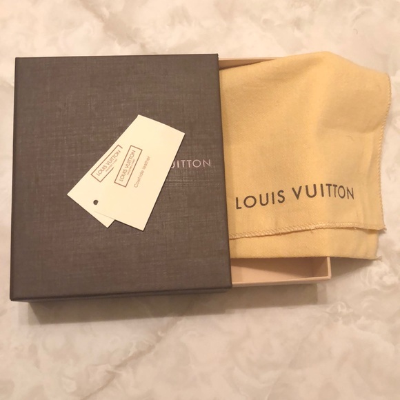 Vintage Fashion | Sale n°2252 | Lot n°16 | Artcurial